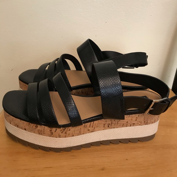 ZARA TRAFALUT woman’s platform sandals